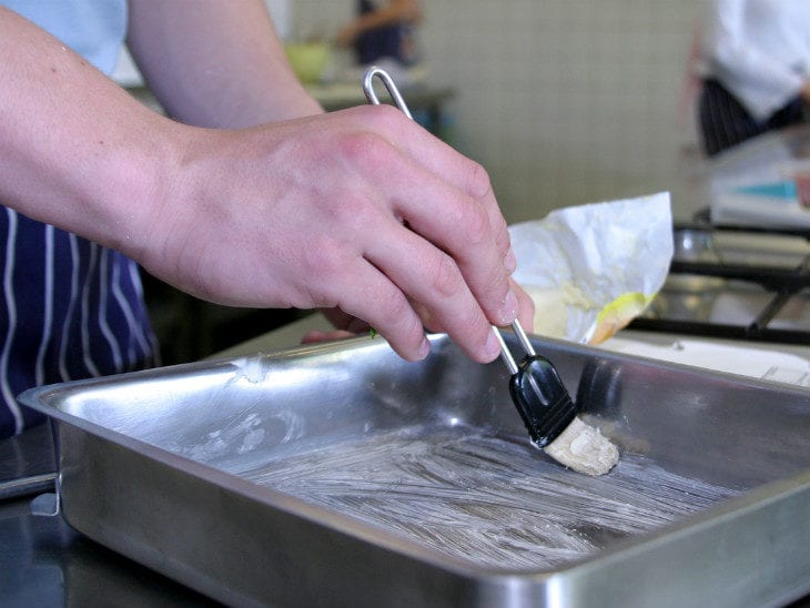 Como Fazer Um Spray Antiaderente Para Facilitar A Hora De Cozinhar