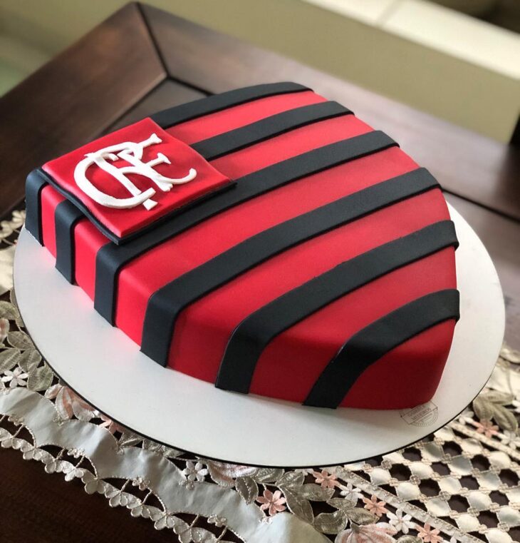 25 melhores modelos de bolo do Flamengo + tutoriais