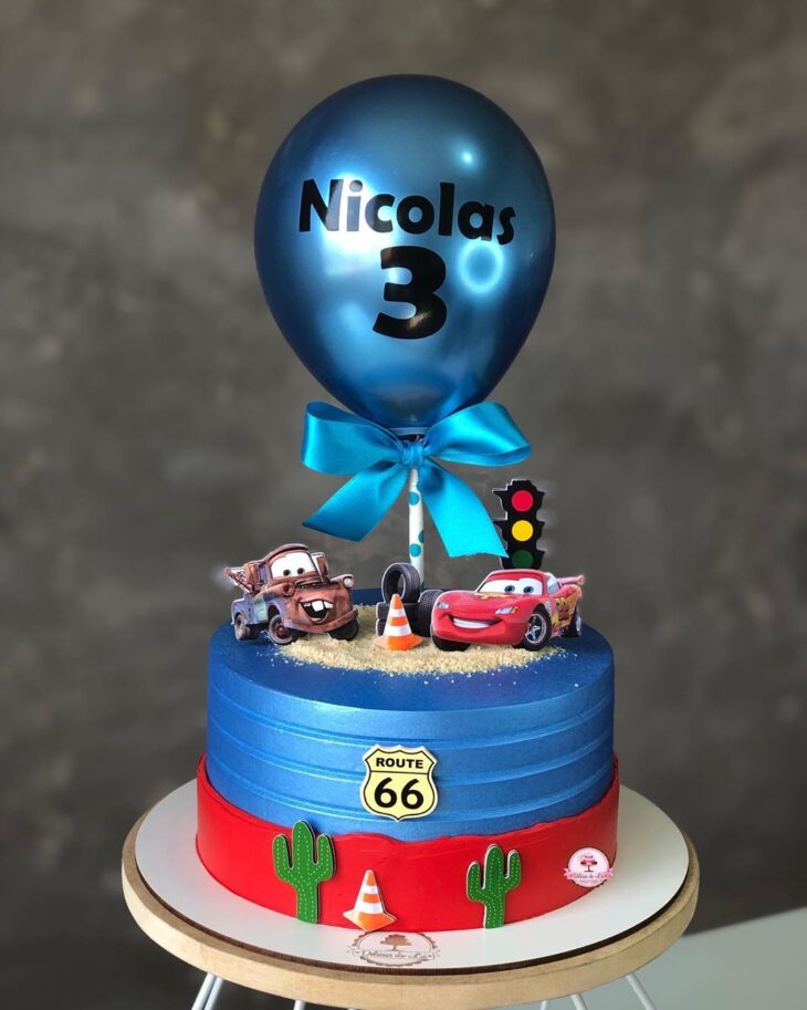 nosso bolo tema carros. aniversário infantil com esse tema lindo. curt