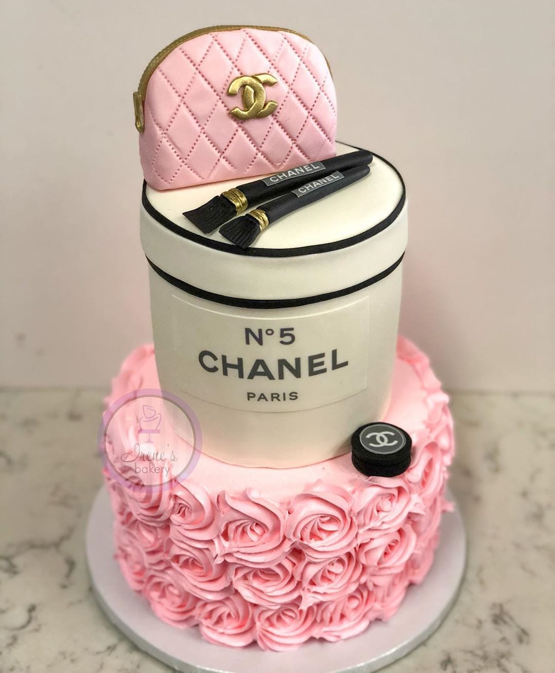 Confeitaria da Luana  Bolo da Chanel com Maquiagem