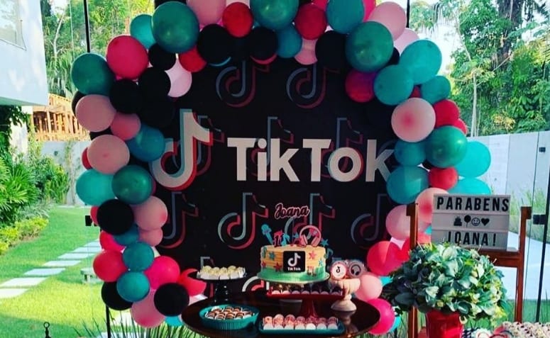 festa na piscina decoração｜Pesquisa do TikTok
