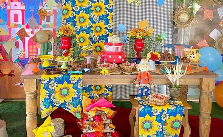 Festa Junina na Casa Poppins - Muralzinho de Ideias
