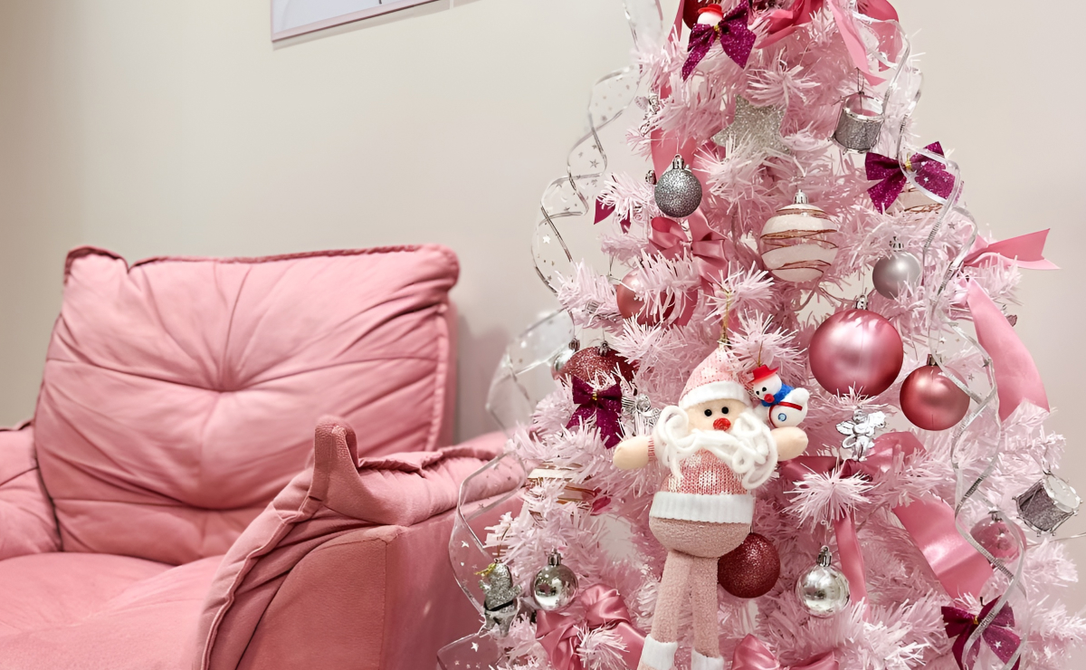 Natal cor-de-rosa: Decoração de 2021 ganha enfeites em tons rosé -  28/11/2021 - Estilo - F5